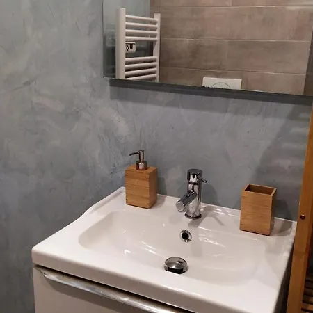 Climatise Avec Terrasse 4 A 6 Couchages A 600m Du Centre Thermal Apartman Lamalou-les-Bains