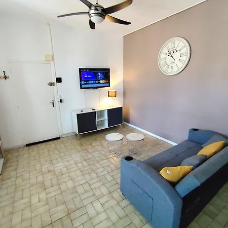 Climatise Avec Terrasse 4 A 6 Couchages A 600m Du Centre Thermal Apartman *