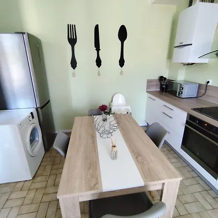 Apartman Climatise Avec Terrasse 4 A 6 Couchages A 600m Du Centre Thermal Lamalou-les-Bains