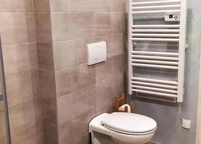 Climatisé Avec Terrasse 4 à 6 Couchages à 600m Du Centre Thermal Apartamento Lamalou-les-Bains